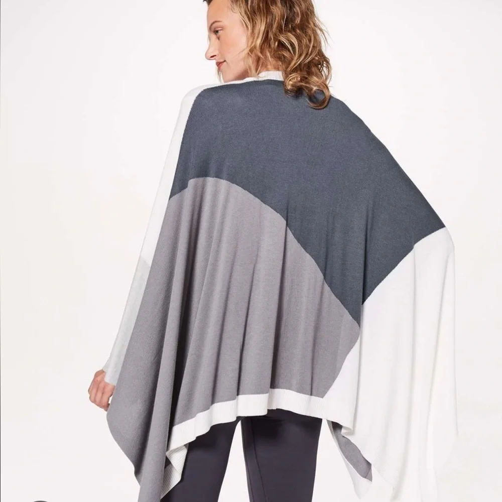 Lululemon | Hatha Wrap One Size Blue Gray White Geometric Open Front Lounge